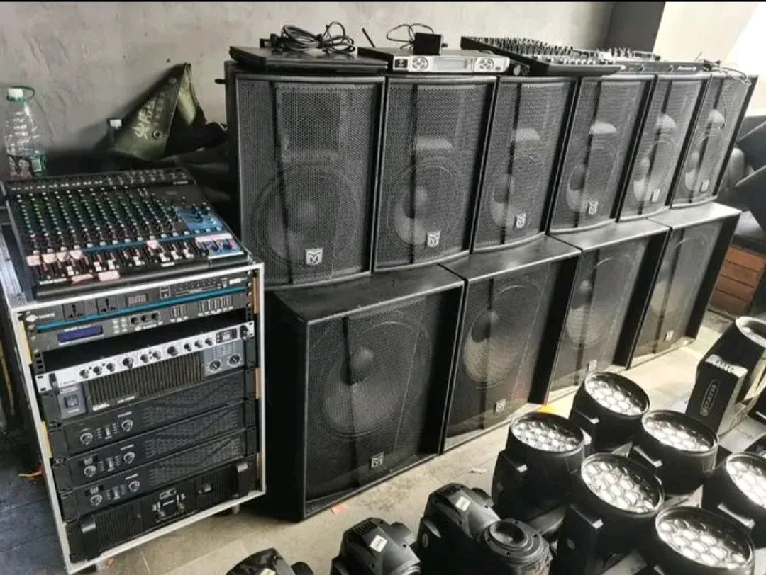 北京上门回收舞台音响宴会厅音响功放调音台舞台灯光设备全套回收